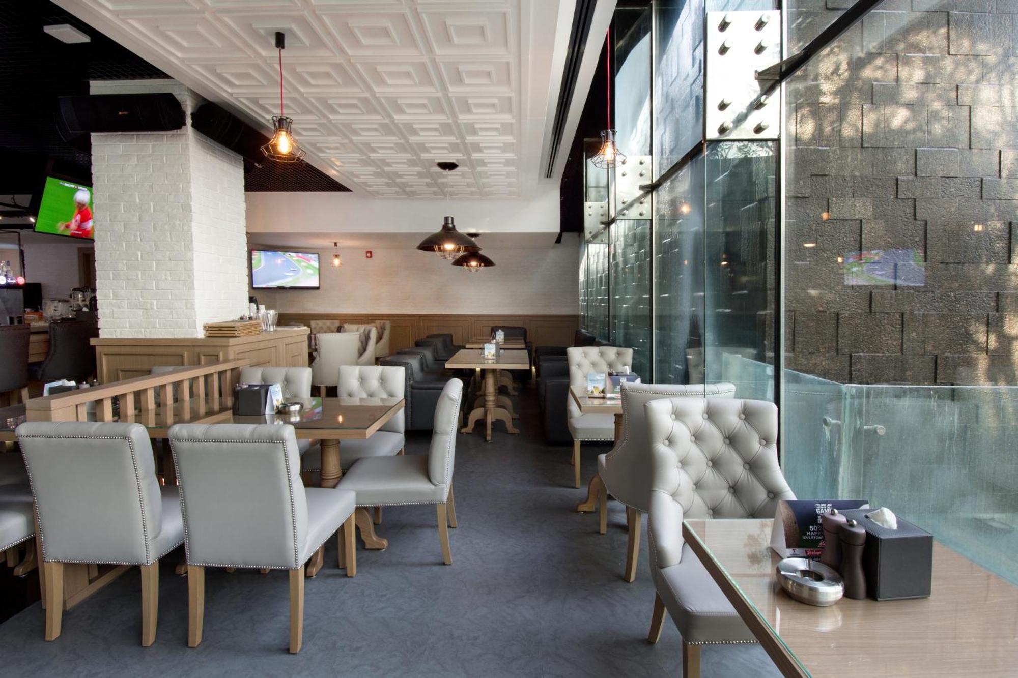 Fairmont Bab Al Bahr Hotel Abu Dhabi Bagian luar foto Interior of a restaurant in Yerevan