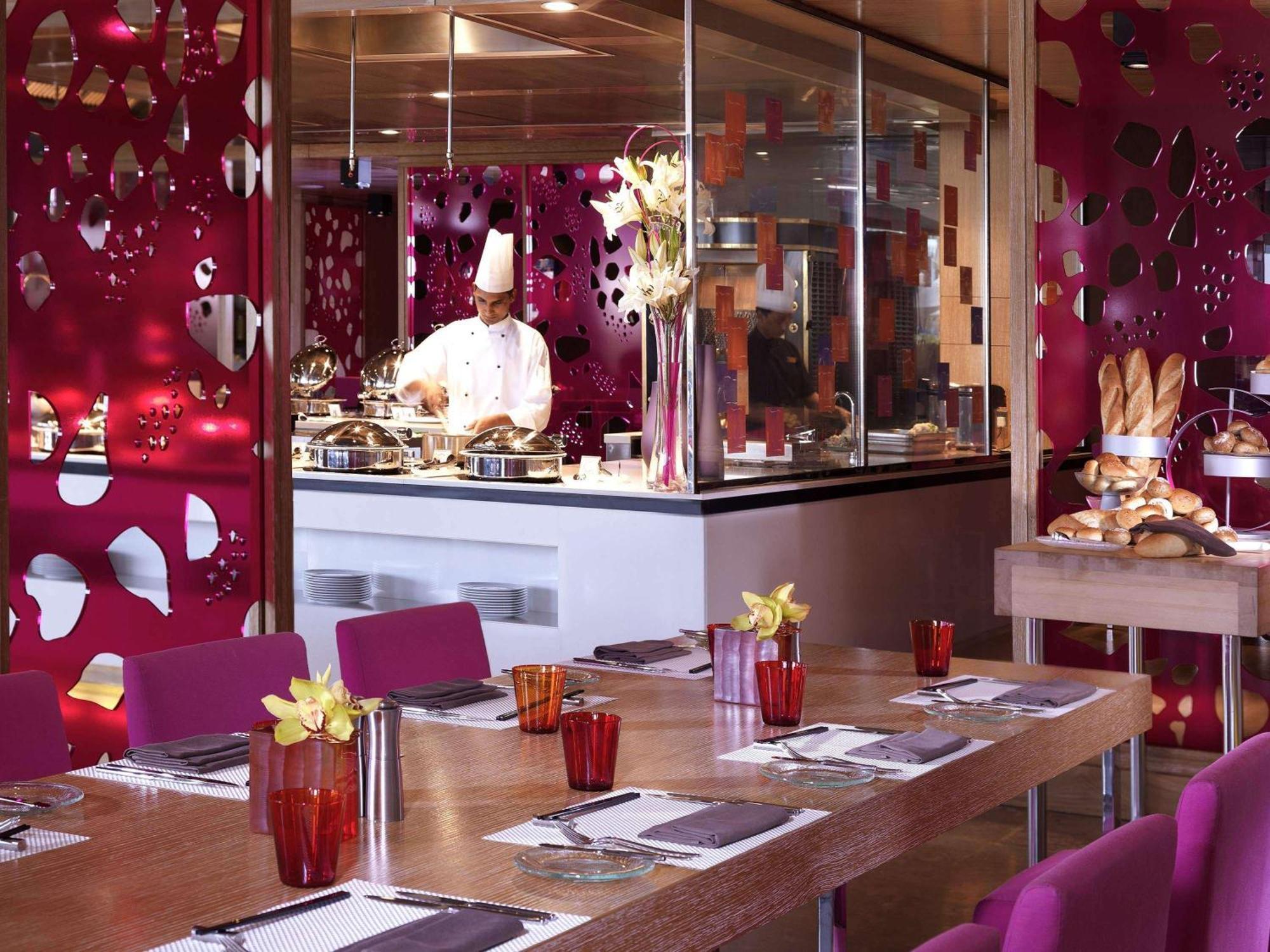 Fairmont Bab Al Bahr Hotel Abu Dhabi Bagian luar foto The restaurant